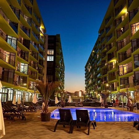 Vintage Breeze Apartment - Spa Pools Resort Mamaia Exterior photo