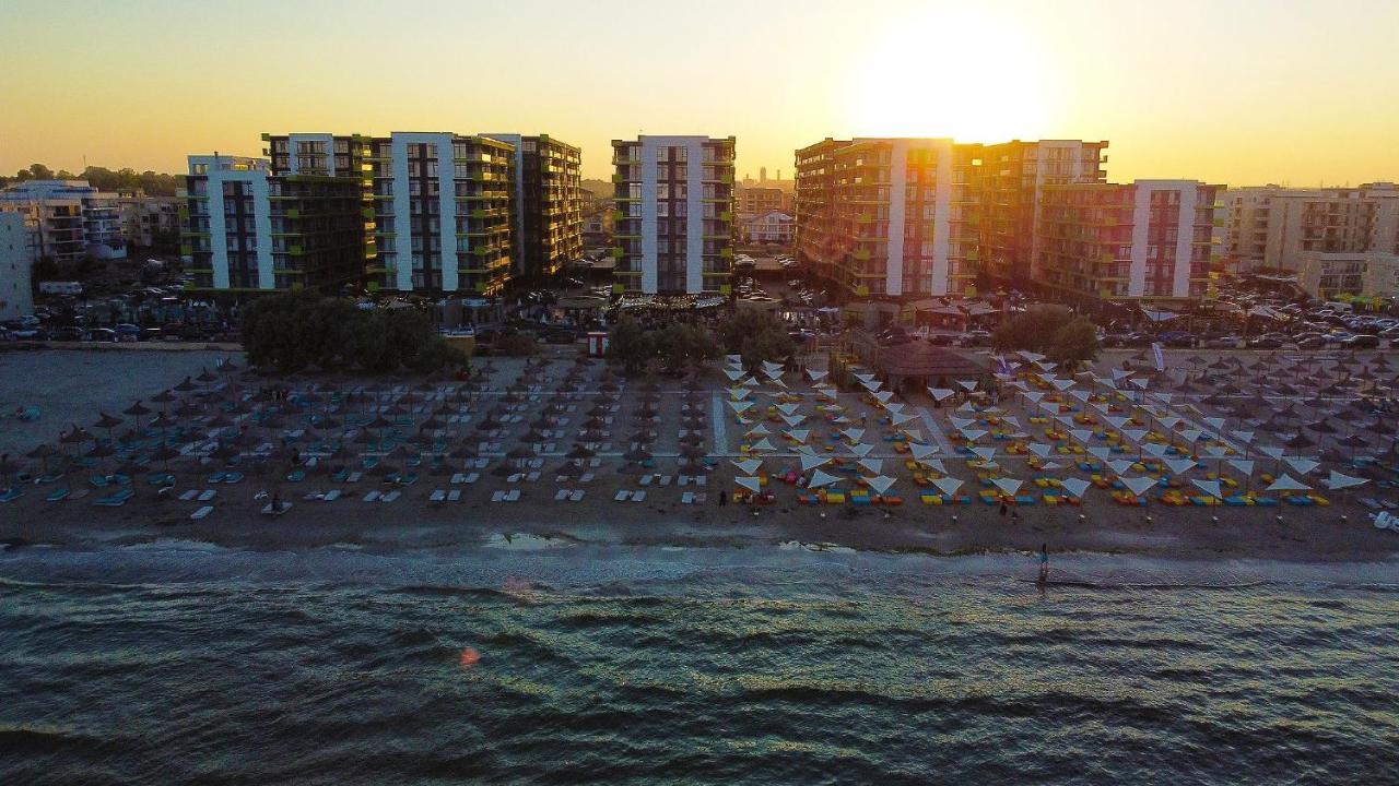 Vintage Breeze Apartment - Spa Pools Resort Mamaia Exterior photo